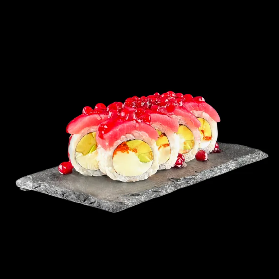 Филадельфия с тунцом и брусничным соусом